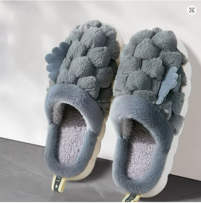Microwavable heated slippers