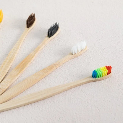 Ensemble de brosses à dents en bambou